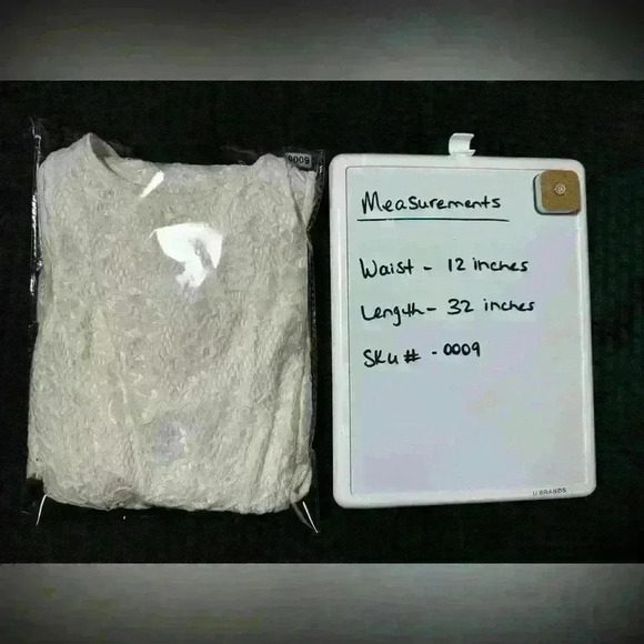 Xtraordinary White Lace Dress - Picture 7 of 7